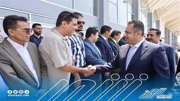 رئيس الوزراء يصل إلى العاصمة عدن بعد رحلة علاجية في ألمانيا 