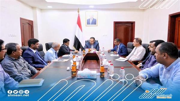 رئيس الوزراء يشدد على ضرورة التنفيذ الكامل لخطط تطوير النفط والمعادن