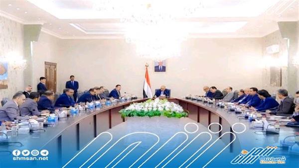 عاجل/ اللواء عيدروس الزُبيدي يترأس اجتماعا استثنائيا لمجلس الوزراء في قصر المعاشيق 