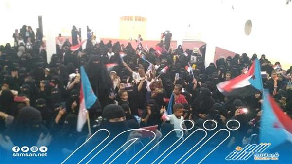 مسيرات حاشدة تجوب شوارع تريم تطالب برحيل قوات المنطقة العسكرية الأولى 