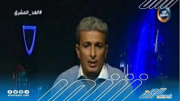 ناشط جنوبي: سلموا المعدات والآليات للحوثيين وهربوا خفافاً بالعبايات