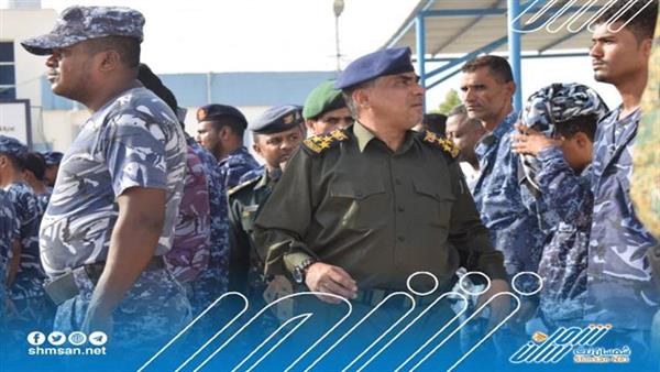 مدير أمن ساحل حضرموت يوجه بمحاسبة أفراد أمن اعتدوا بالضرب على شباب بالمكلا 
