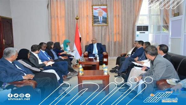 وزير التخطيط يبحث مع نائب الرئيس التنفيذي لبرنامج الأغذية العالمي مسارات العمل الإنساني في اليمن