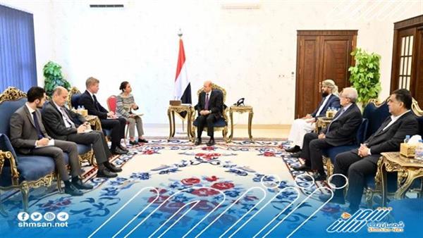 رئيس مجلس القيادة الرئاسي يستقبل المبعوث الخاص للأمم المتحدة 