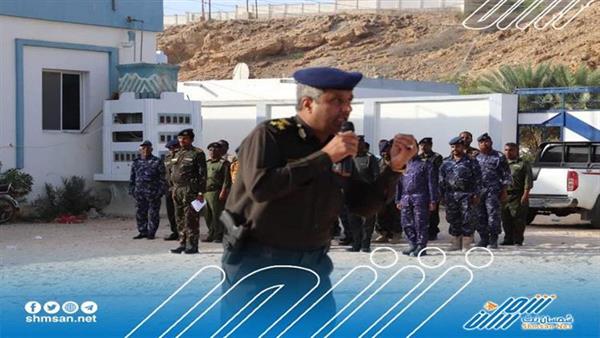 عبدالعزيز الجابري يسعى لخلق فتنة جديدة في المؤسسة الأمنية بساحل حضرموت.. والضباط يغضبون ويتصدون