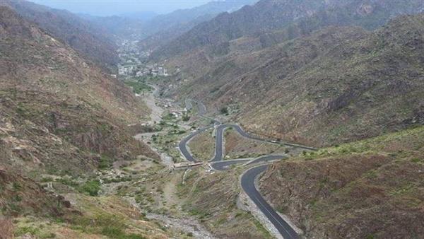 التوجيه بمحاسبة المخالفين للسير بطريق يافع