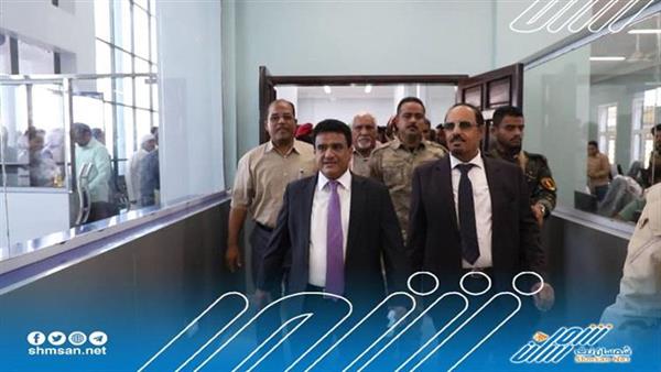 وزير النفط يؤكد البدء في إعداد دراسة لنقل منشآت (خلف) إلى منطقة صناعية مناسبة 