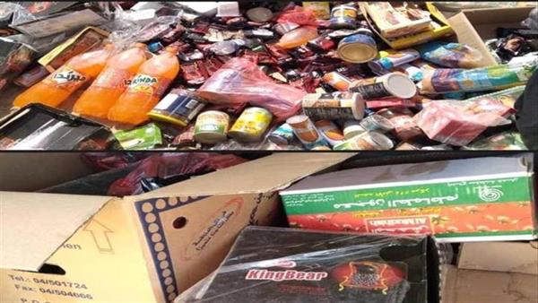 ضبط مواد غذائية منتهية الصلاحية في عتق شبوة 