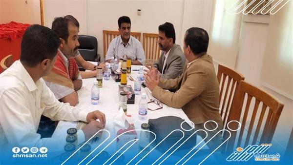 وزير النفط يوجه قيادة الشركة اليمنية للغاز بناء مخزونات احتياطية من الغاز المنزلي 