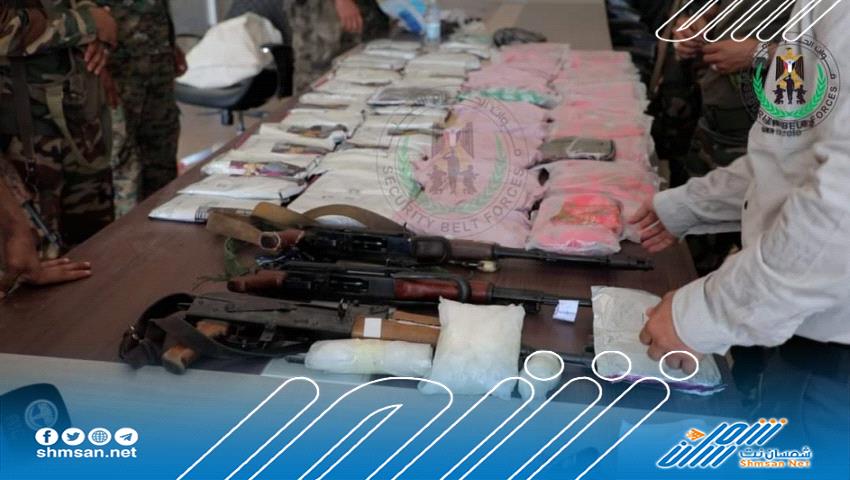 قوات الحزام الأمني تضبط 65 كيلو جرام من المخدارات كانت بحوزة 12 مروجا في العاصمة عدن ولحج