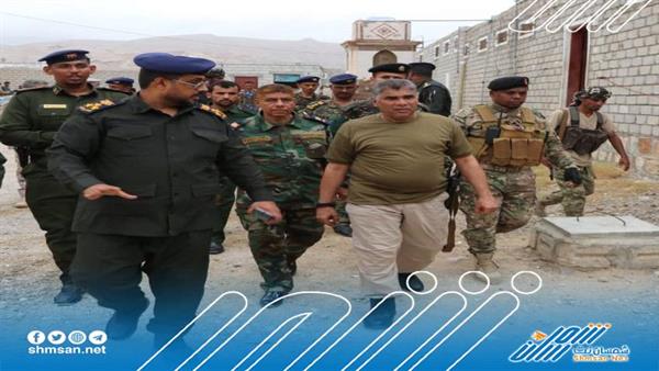 العميد المنهالي يزور إدارة مكافحة المخدرات ويكرم أفرادها نظير ضبطهم 13 كيلو من مادة الحشيش المخدر الأسبوع الماضي 