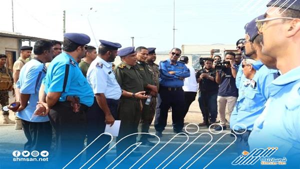 العميد المنهالي يدّشن أسبوع المرور بإدارة شرطة السير بساحل حضرموت 