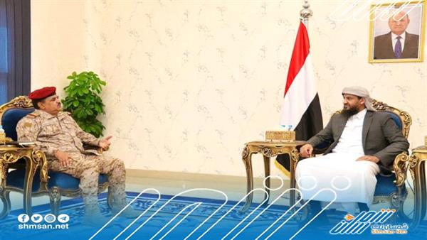 المحرمي يبحث مع محسن الداعري عن التطورات العسكرية وسبل تعزيز اليقظة والجاهزية 