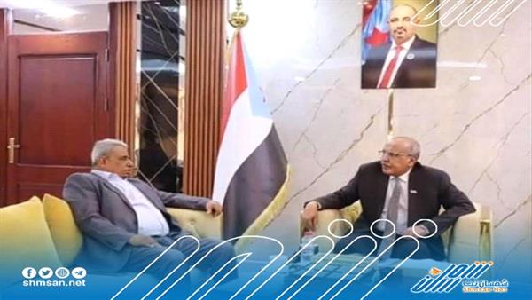 الكثيري يستلم التقرير النهائي لعمل لجنة التواصل لتحقيق مطالب حضرموت