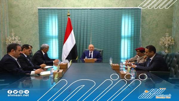 العليمي يجتمع باللجنة الأمنية والعسكرية 