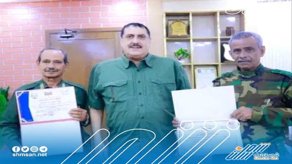 تقدير للجهود الأمنية الاستثنائية.. مدير أمن عدن يكرّم ضباطًا متميزين