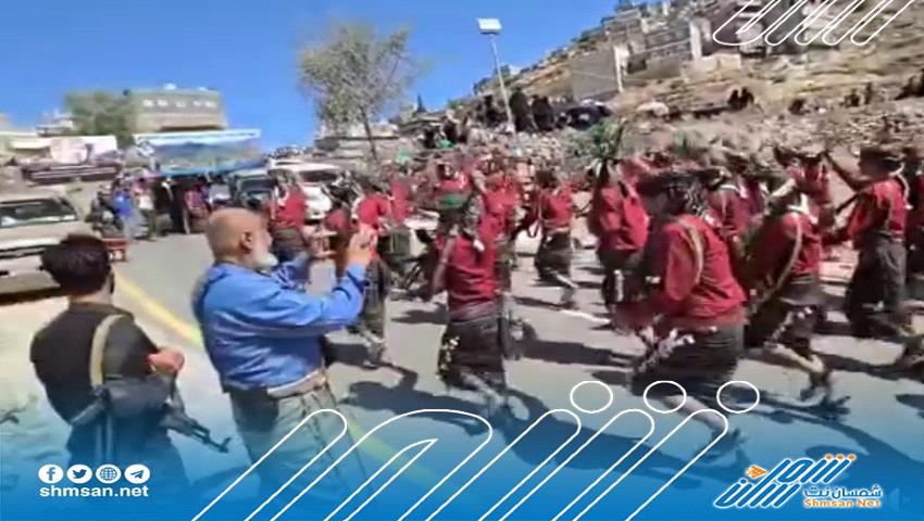 في عرضٍ مبهر.. أبناء المفلحي يخطفون الأنظار بـ30 براعاً دفعة واحدة في مهرجان يافع التراثي
