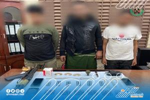 مكافحة المخدرات في قوات الحزام الأمني تضبط ثلاثة متهمين بحوزتهم مخدرات ومتفجرات بعدن