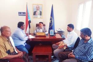 رئيس انتقالي أبين يبحث تجديد عقود الطاقة المشتراة واحتياجات مؤسسة الكهرباء بالمحافظة
