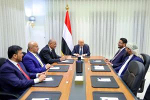 مجلس القيادة الرئاسي يؤكد التزامه الكامل بمبدأ الشراكة في ضوء مرجعيات المرحلة الانتقالية